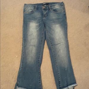 DollHouse Farrah cropped jeans